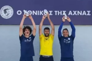 Τα σήκωσαν με... Όοοοολε!