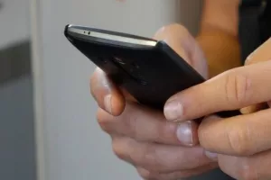 8 περιπτώσεις που δεν χρειάζεται να στείλουμε SMS στο 8998