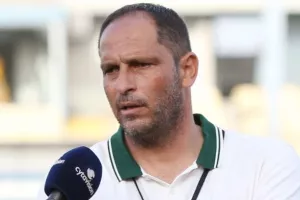 ΔΕΝ κρύφτηκε ο κόουτς