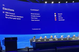 Για άλλα τέσσερα χρόνια στην Ε.Ε της FIFA ο Κούμας