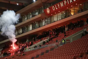 Επεισόδια στο Ολυμπιακός-Παναθηναϊκός!