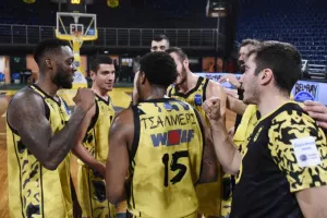 Με νίκη «κλειδώνει» την παραμονή
