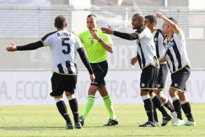 ΤΡΕΙΣ φορές 1-0!