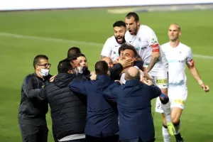 Χουσμπάουερ και Κορρέα έστειλαν την Ανόρθωση στον τελικό! (φώτος)
