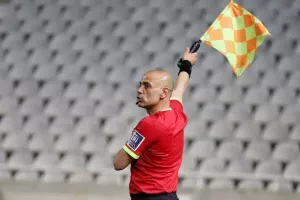 Της το (ξανα)γύρισε και βλέπει... τίτλο! (Φώτος)
