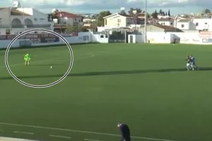 Αραδίππου: Το έβαλε από την εστία του ο τερματοφύλακας!  (βίντεο)