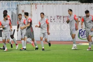 Ένωση σημαίνει… Never Surrender! 