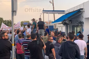 Διαμαρτυρία κατά των μέτρων χωρίς μάσκες και αποστάσεις (βίντεο)
