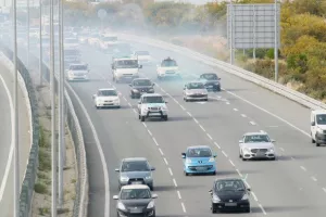 ΦΩΤΟΣ/Ομονοιάτες και λεωφορείο στο highway
