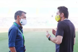 Της το (ξανα)γύρισε και βλέπει... τίτλο! (Φώτος)