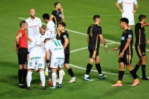 Της το (ξανα)γύρισε και βλέπει... τίτλο! (Φώτος)