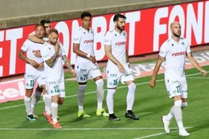 Της το (ξανα)γύρισε και βλέπει... τίτλο! (Φώτος)