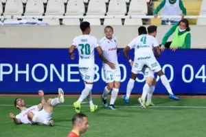 Της το (ξανα)γύρισε και βλέπει... τίτλο! (Φώτος)
