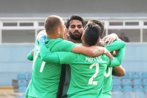 Τρία γκολ, τρεις βαθμοί και κορυφή! (φώτος)