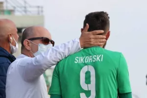 Τρία γκολ, τρεις βαθμοί και κορυφή! (φώτος)