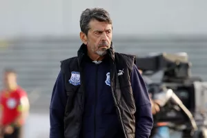 Ο Πετράκης...