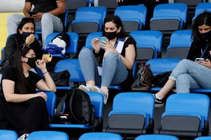 Πάντα εκεί τα κορίτσια...