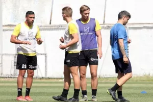 Χέρι-χέρι στο τρένο για την άνοδο (βίντεο/φώτος)