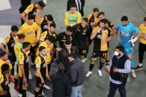 Σε απολογία η ΠΑΕ ΑΕΚ για την είσοδο οπαδών στον αγωνιστικό χώρο