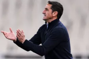 Οι σκέψεις του Χιμένεθ για το ντέρμπι και ο αμυντικός «πονοκέφαλος»