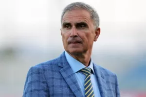 Μποροβήλος: «Εχουμε χάσει έδαφος, θα 'χτυπήσουμε' όλα ματς»