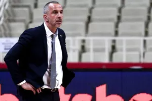 ΑΕΚ: Η μπάλα στα χέρια του Γιώργου Λιμνιάτη