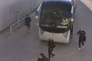(Φώτος/Βίντεο) Η άφιξη της ΑΕΛ στο ΓΣΠ