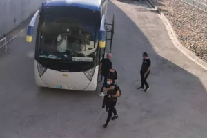 (Φώτος/Βίντεο) Η άφιξη της ΑΕΛ στο ΓΣΠ