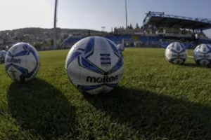 Λίγος ο καθαρός χρόνος παιχνιδιού, πολλά τα φάουλ και οι καθυστερήσεις στην Super League