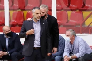 Νίκησε ο Κεραυνός και μείωσε (φώτος)