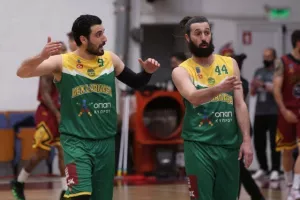 Νίκησε ο Κεραυνός και μείωσε (φώτος)