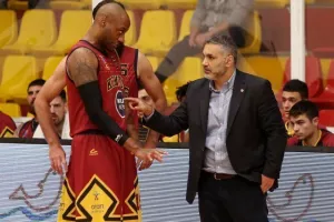 Νίκησε ο Κεραυνός και μείωσε (φώτος)