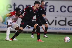 Έ"Χ"ασε βαθμούς και... έμπλεξε για τα καλά η Νέα Σαλαμίνα (Φώτος)