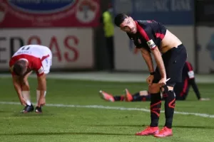 Έ"Χ"ασε βαθμούς και... έμπλεξε για τα καλά η Νέα Σαλαμίνα (Φώτος)