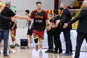 Τελικός με τα ΟΛΑ του/ Μπρέικ και πρωταθλήτρια στον Στρόβολο η ΑΕΚ! (φώτος)