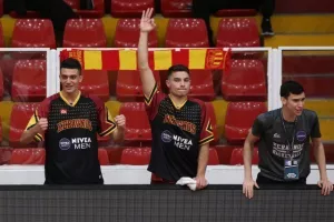 Τελικός με τα ΟΛΑ του/ Μπρέικ και πρωταθλήτρια στον Στρόβολο η ΑΕΚ! (φώτος)