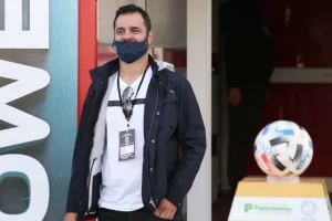Εθνική… υποχρέωση η παραμονή! (φώτος) 