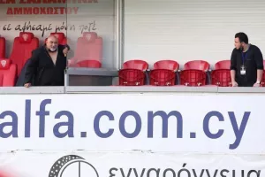 Βήμα παραμονής με ΔΙΠΛΟ μέσω... αυτογκόλ! (Φώτος)