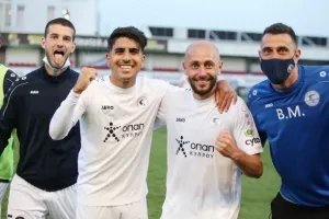 Εθνική… υποχρέωση η παραμονή! (φώτος) 