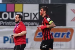 Βήμα παραμονής με ΔΙΠΛΟ μέσω... αυτογκόλ! (Φώτος)