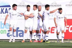 Εθνική… υποχρέωση η παραμονή! (φώτος) 