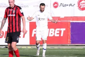 Εθνική… υποχρέωση η παραμονή! (φώτος) 