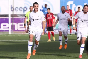 Εθνική… υποχρέωση η παραμονή! (φώτος) 