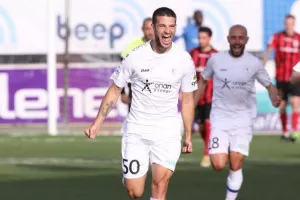 Εθνική… υποχρέωση η παραμονή! (φώτος) 