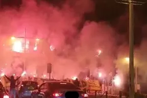 ΧΑΜΟ στον Παραλιακό οι ΑΕΛίστες (βίντεο/φώτος)