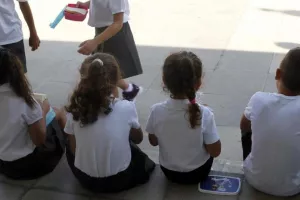 Tα 46 Δημοτικά σχολεία που θα κάνουν ρινικά test