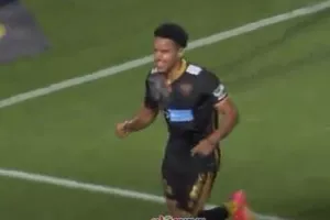(ΒΙΝΤΕΟ) Το 0-1 με φοβερή προσπάθεια Μαέ!