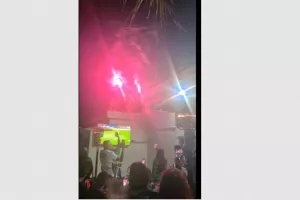 Χαμός για τις κοπέλες της Ομόνοιας! (βίντεο) 