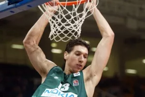 H EuroLeague θυμήθηκε τo ντεμπούτo Διαμαντίδη, Ντόντσιτς, Σαμπόνις, Φερνάντεθ