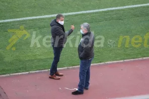 Oι δυο έγιναν... τέσσερις/Ομονοιάτικο "πηγαδάκι" (φώτο)
